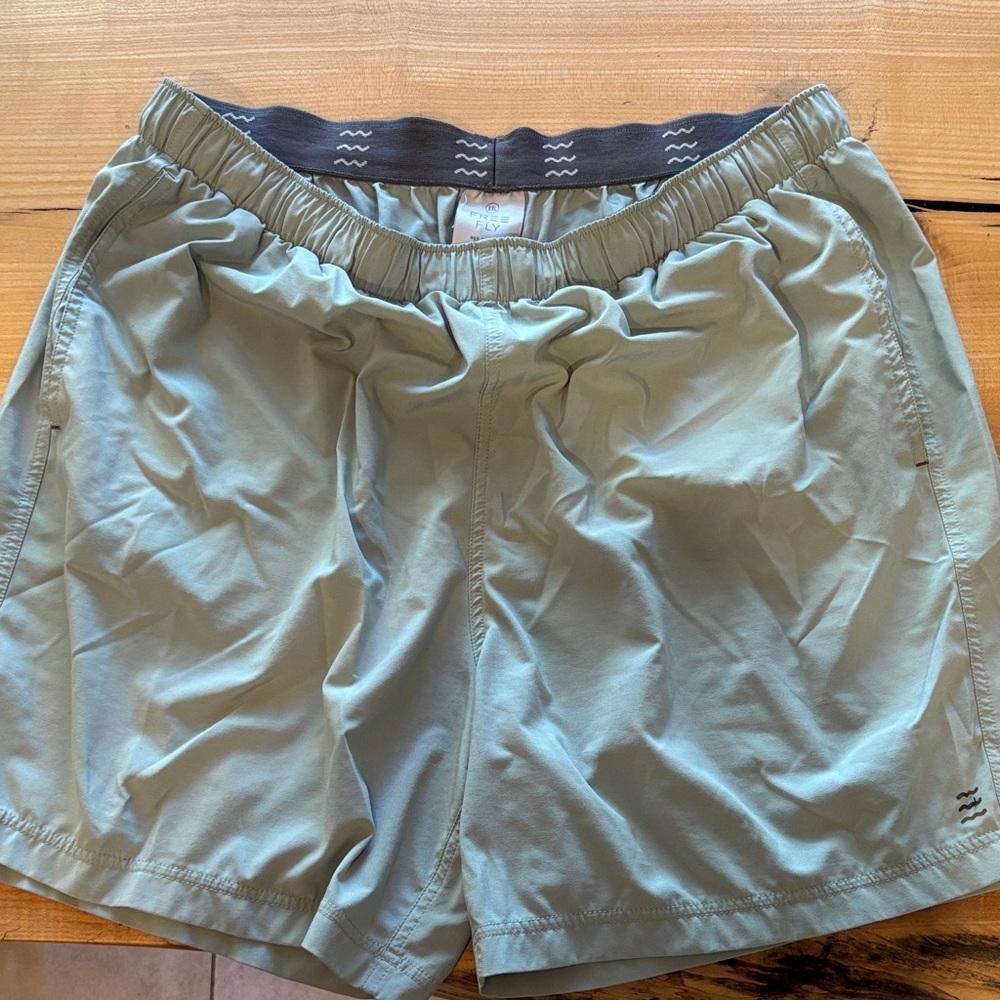 Men’s green free fly breeze shorts xxl